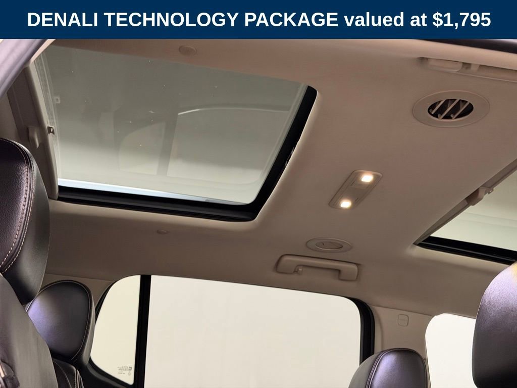 Used 2021 GMC Acadia Denali w/ Denali Technology Package image 3