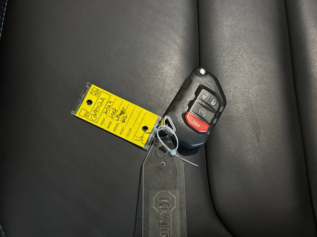 Used 2024 Jeep Wrangler High Altitude AWD/4WD image 32