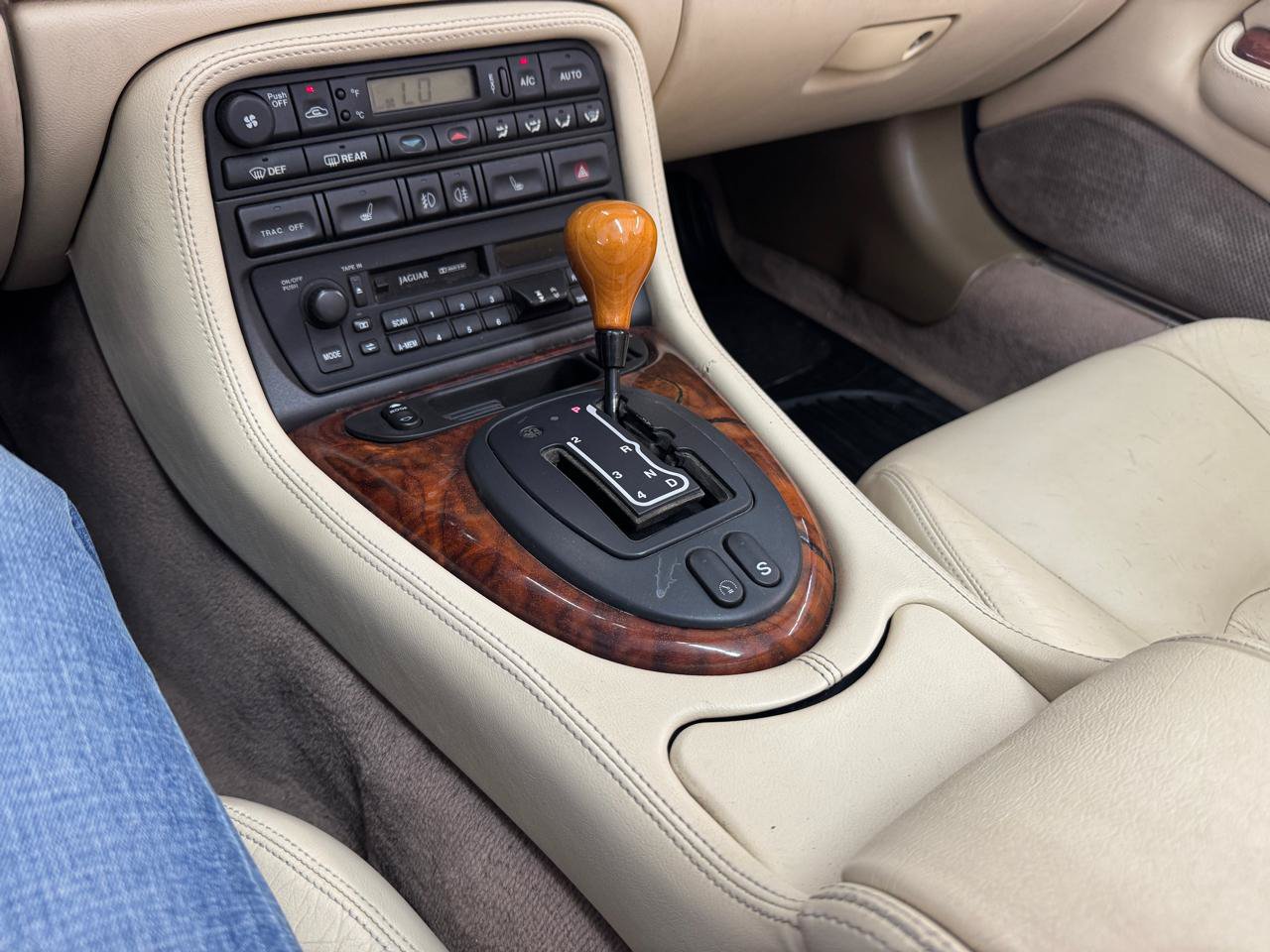 Used 1997 Jaguar XK8 Convertible RWD image 21
