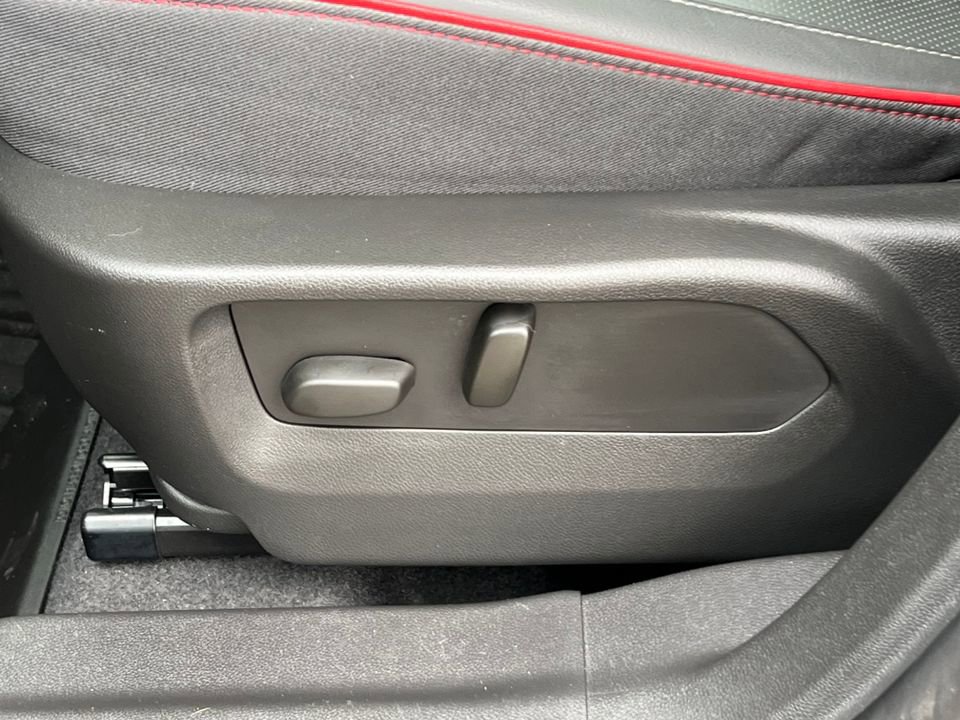 Used 2023 Buick Envision Essence w/ Technology Package I image 11