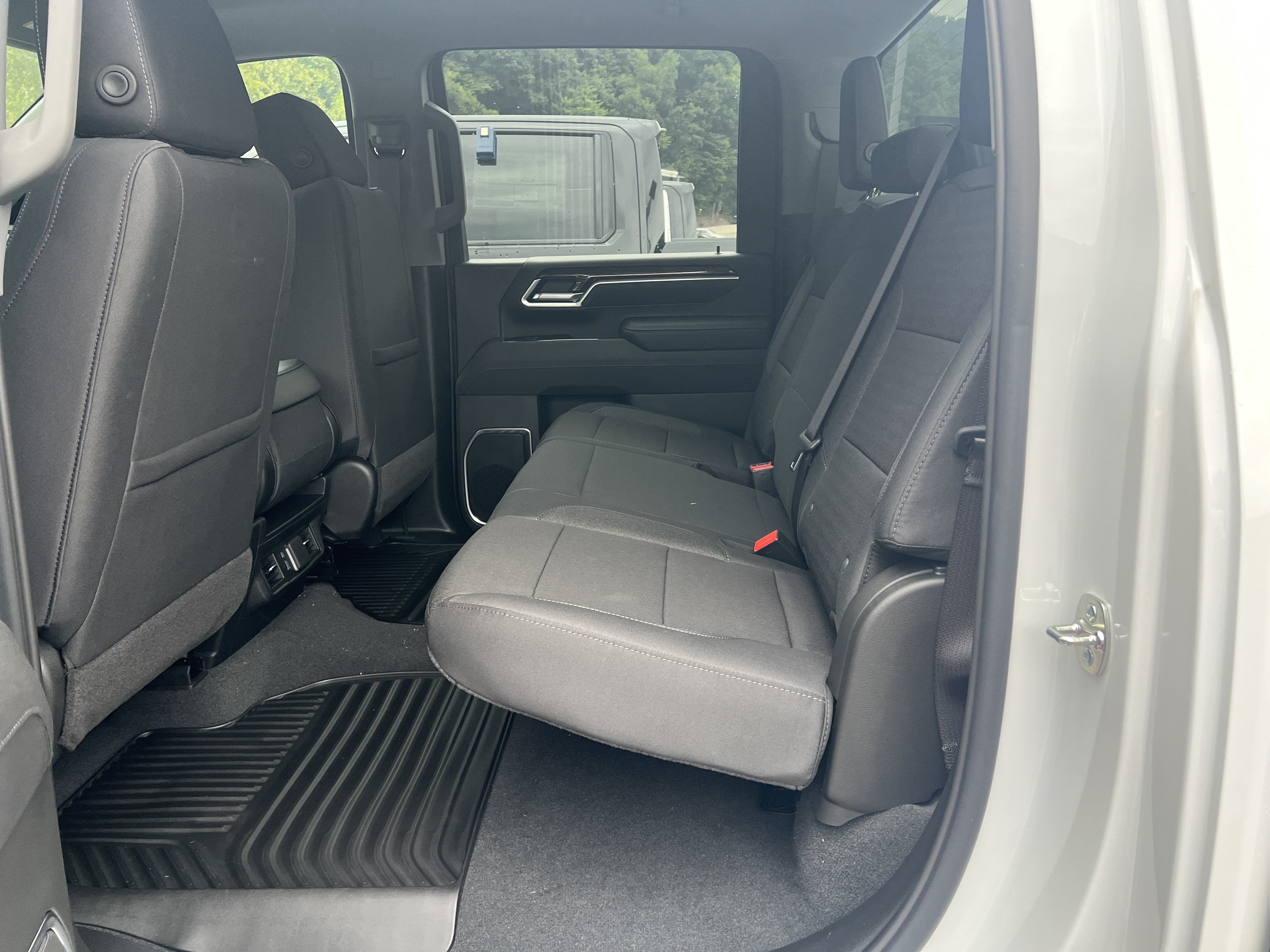 New 2026 GMC Sierra 3500 SLE w/ Remote Start Package AWD/4WD image 11