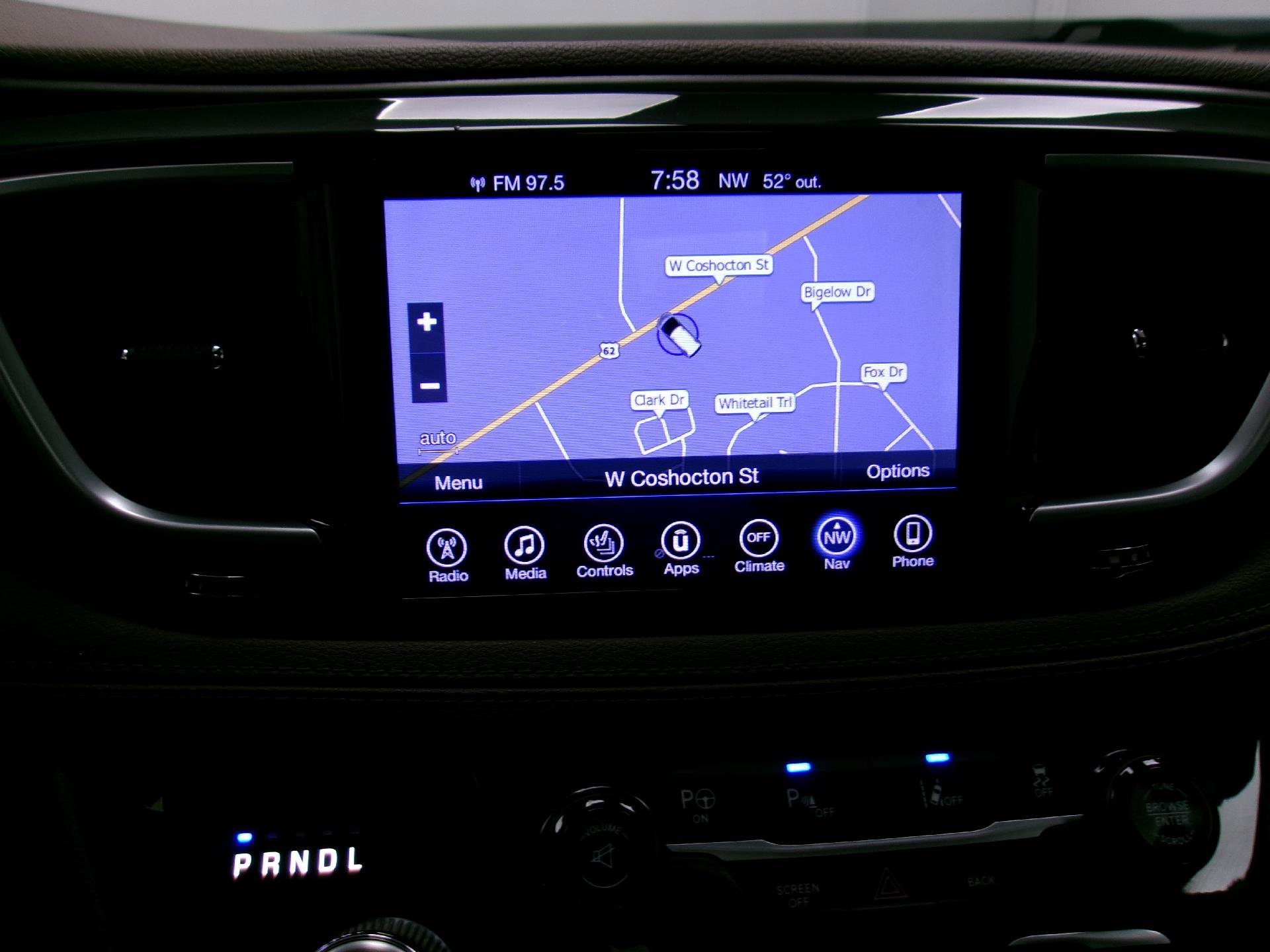 Used 2017 Chrysler Pacifica Limited image 5