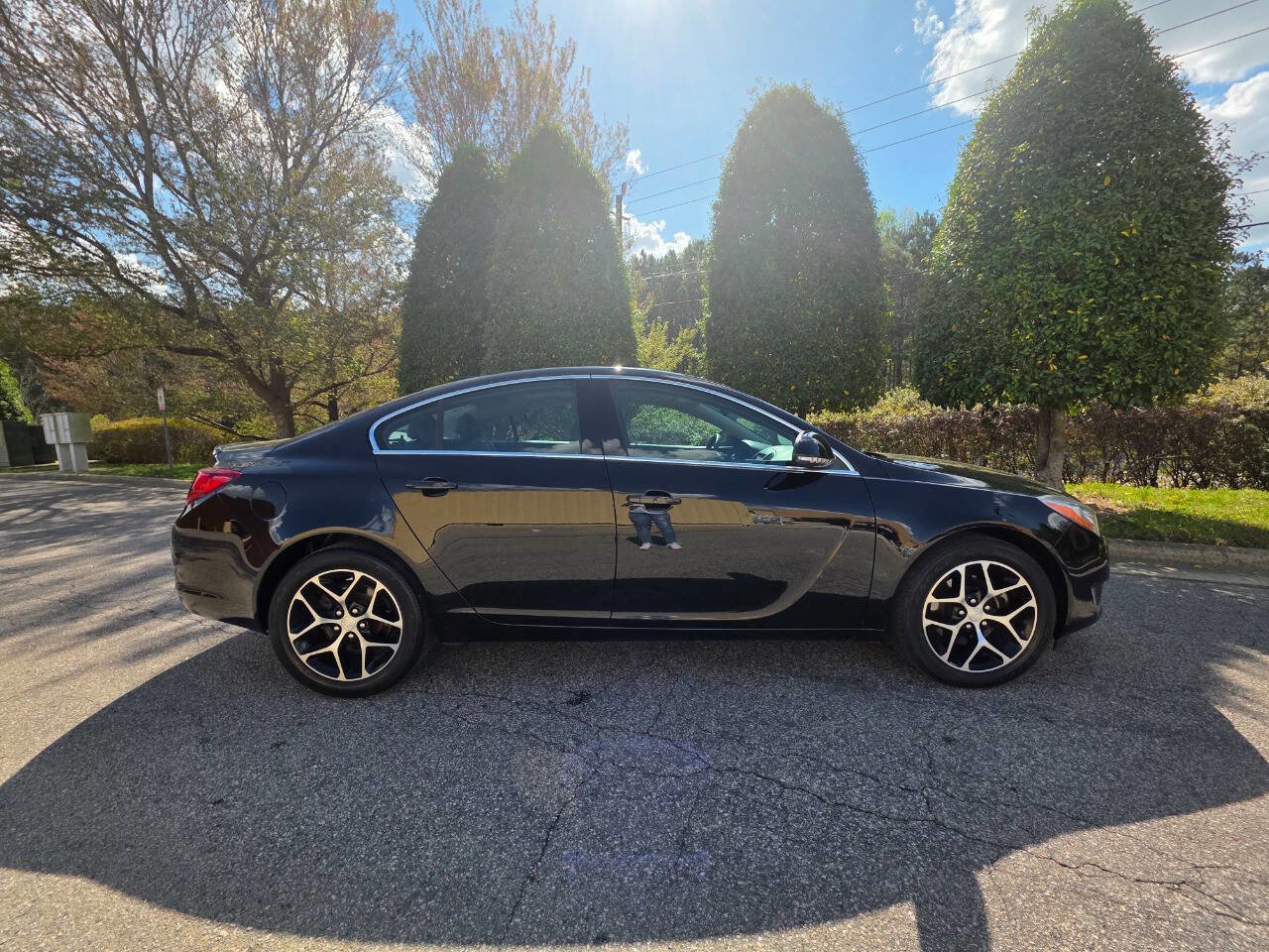 Used 2017 Buick Regal Sport Touring image 6