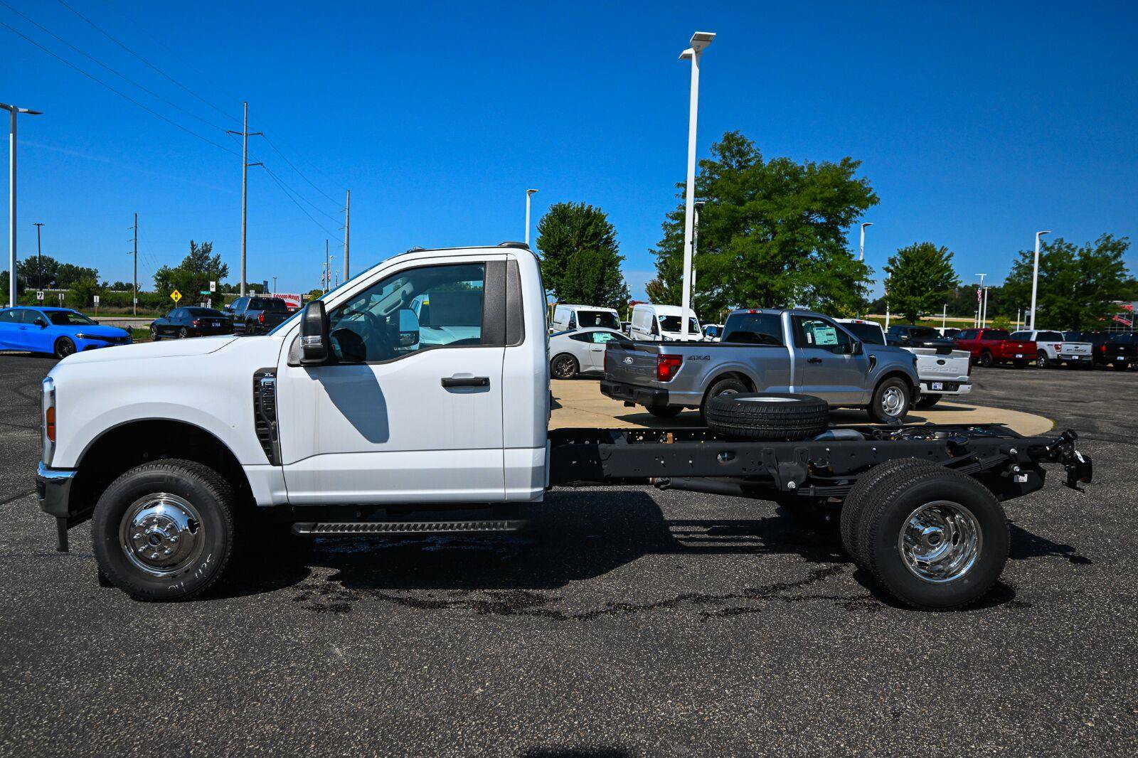 New 2026 Ford F350 XL w/ XL Chrome Package AWD/4WD image 8