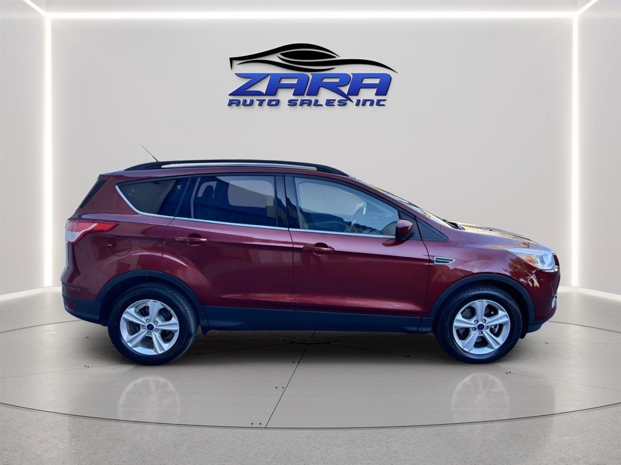 Used 2016 Ford Escape SE w/ Equipment Group 201A image 7