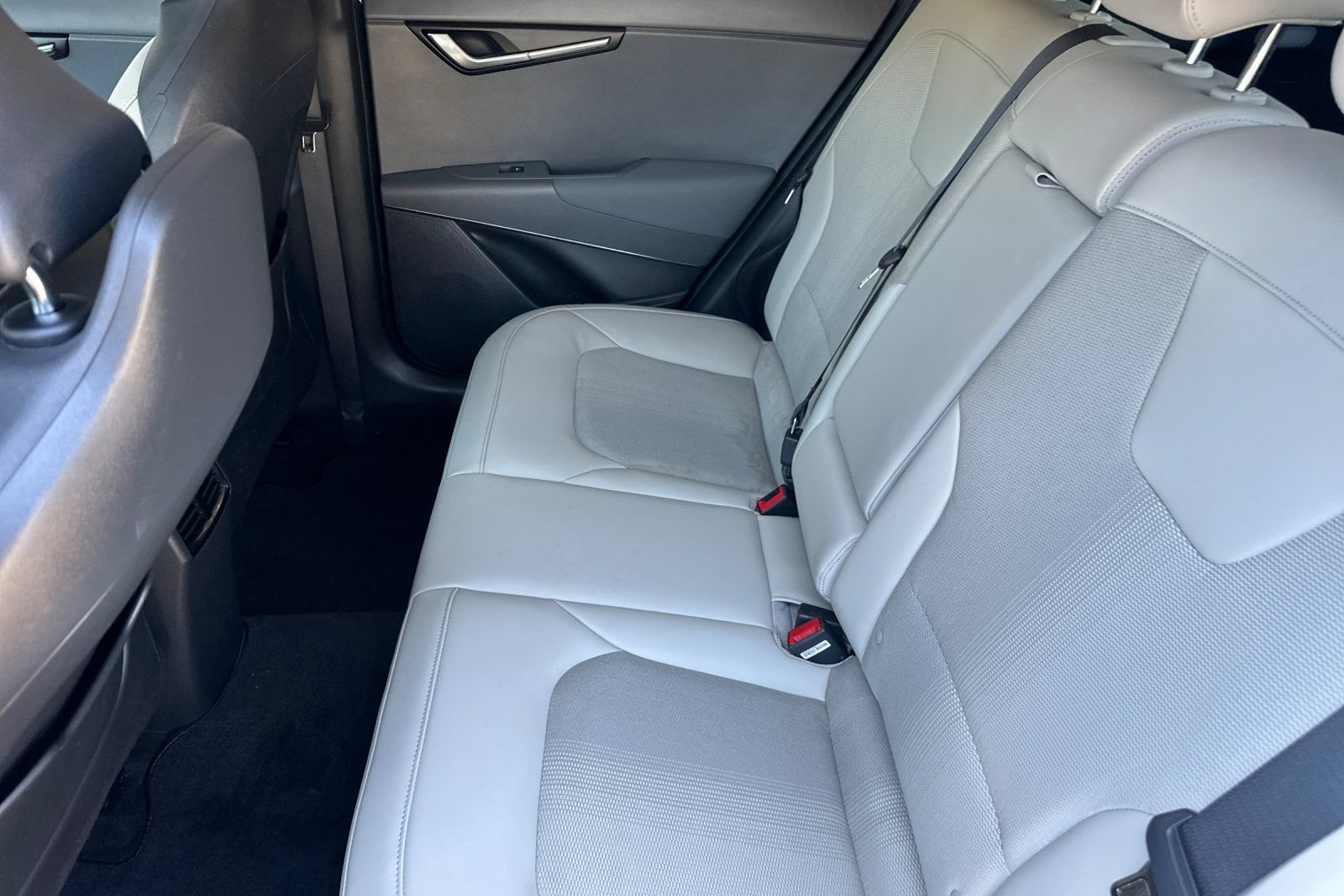 Used 2023 Kia Niro EX Touring FWD image 11