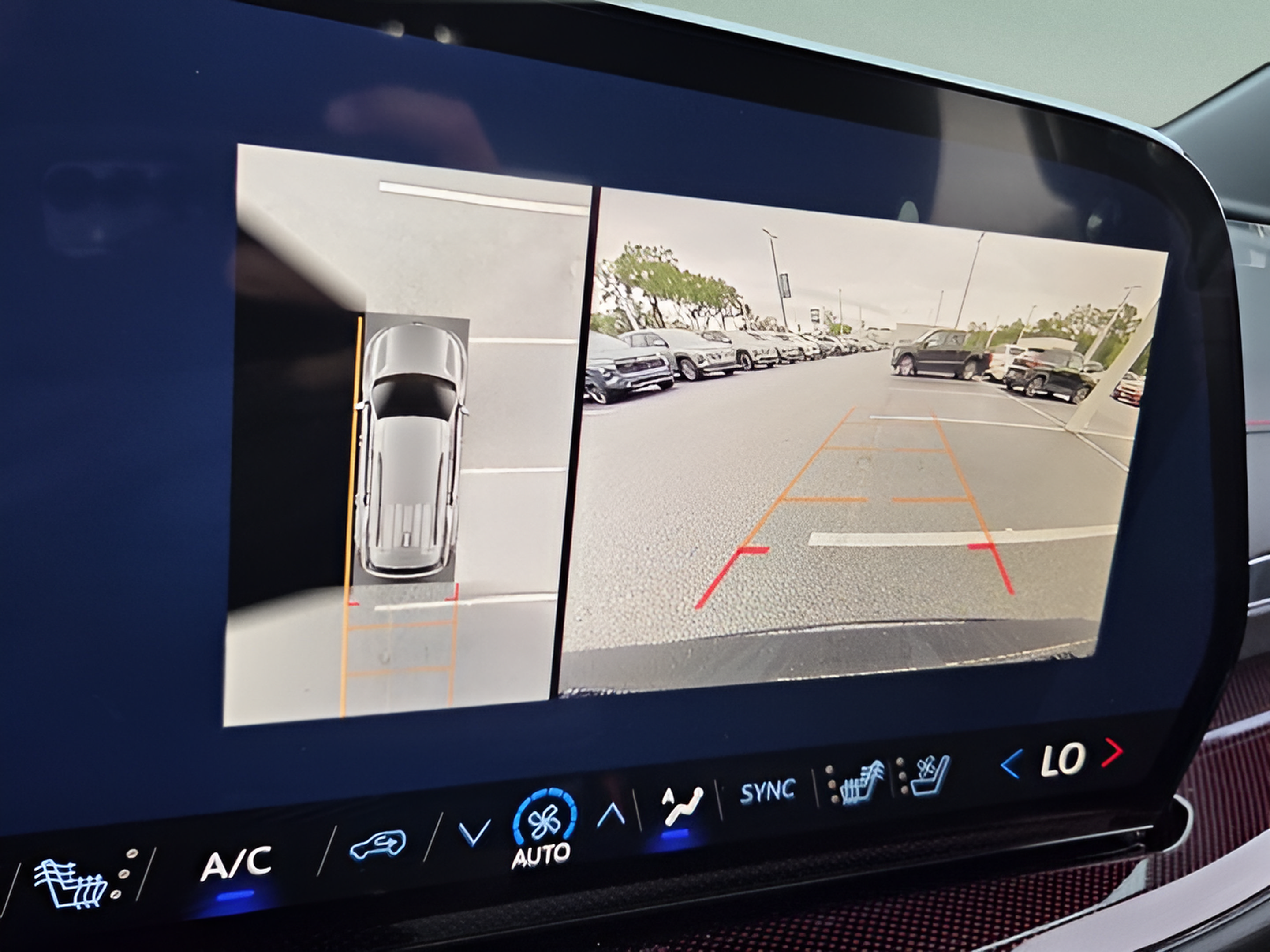 New 2027 Chevrolet Traverse RS w/ LPO, Floor Liner Package FWD image 20