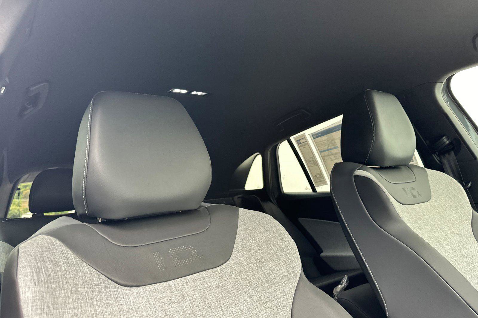 New 2025 Volkswagen ID.4 Pro image 16