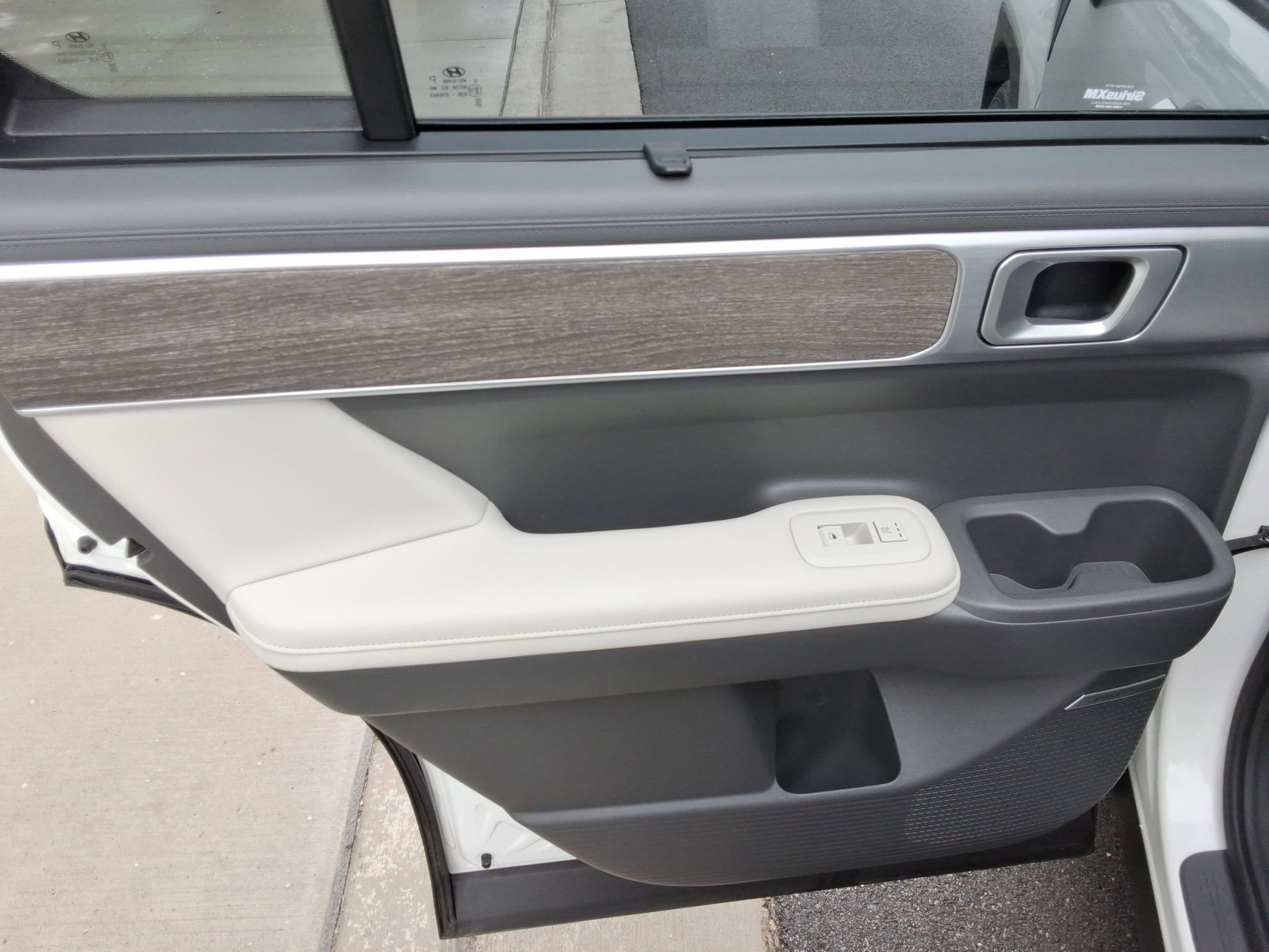 Used 2025 Hyundai Santa Fe Limited image 22