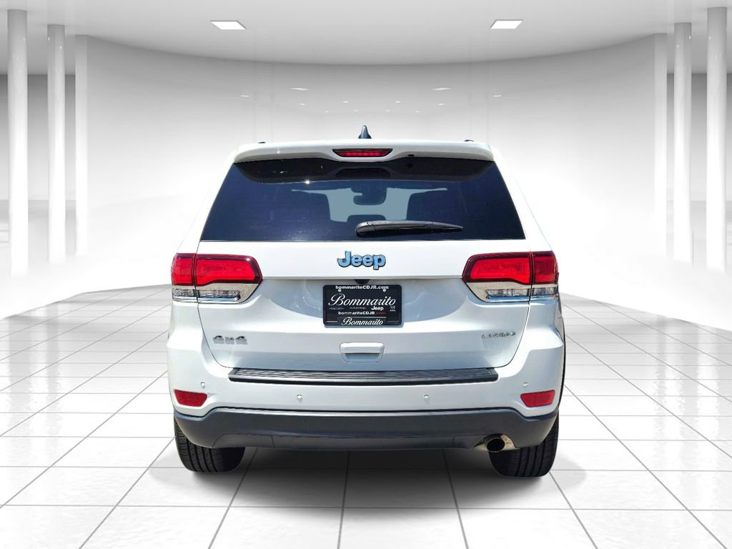 Used 2022 Jeep Grand Cherokee Laredo X AWD/4WD image 4
