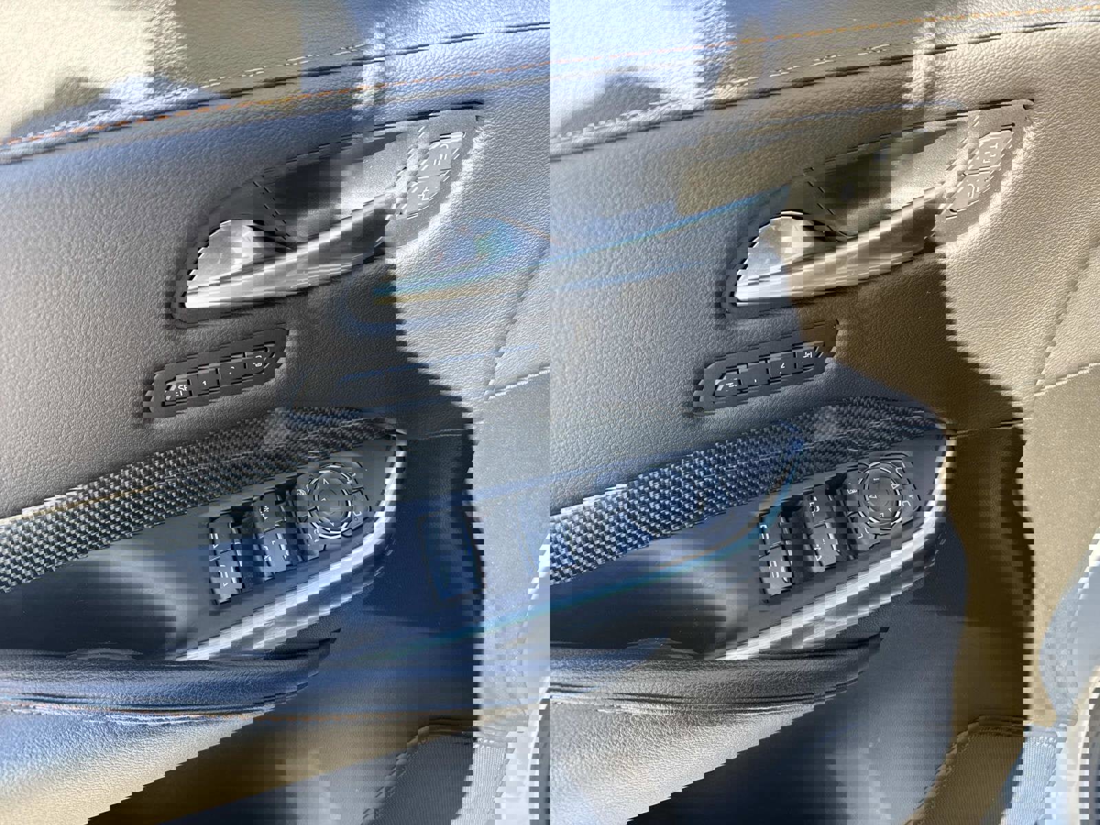 Used 2022 Cadillac XT4 Sport w/ Enhanced Visibility Package image 18