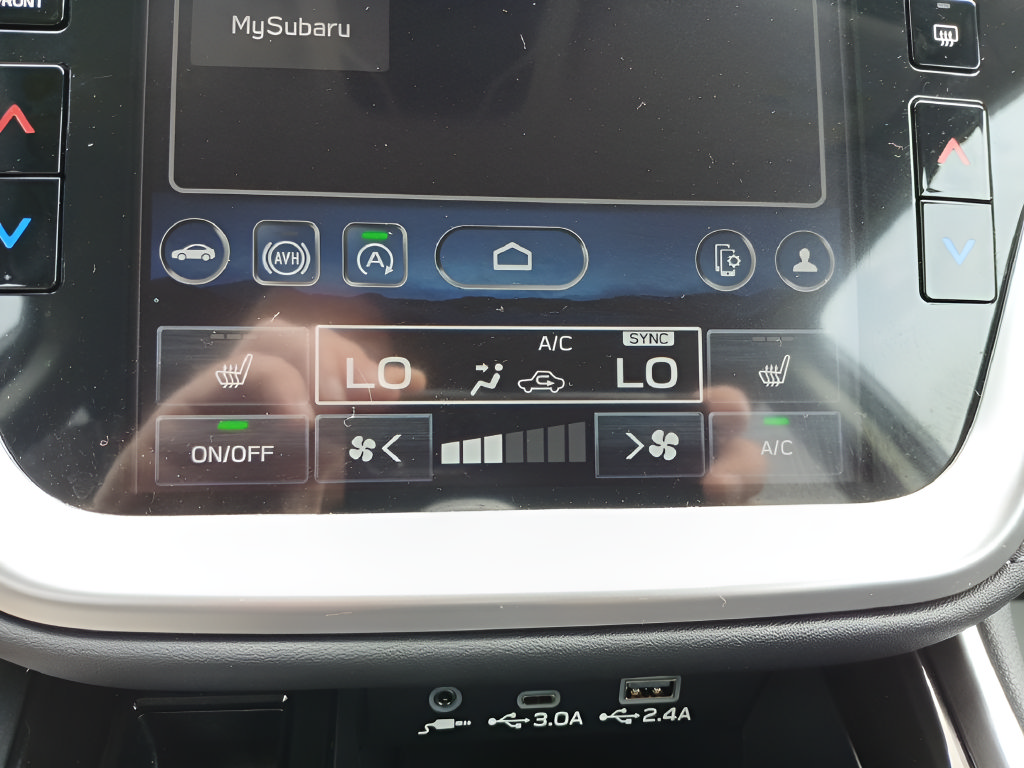 Used 2025 Subaru Outback Premium w/ Popular Package #1 AWD/4WD image 19