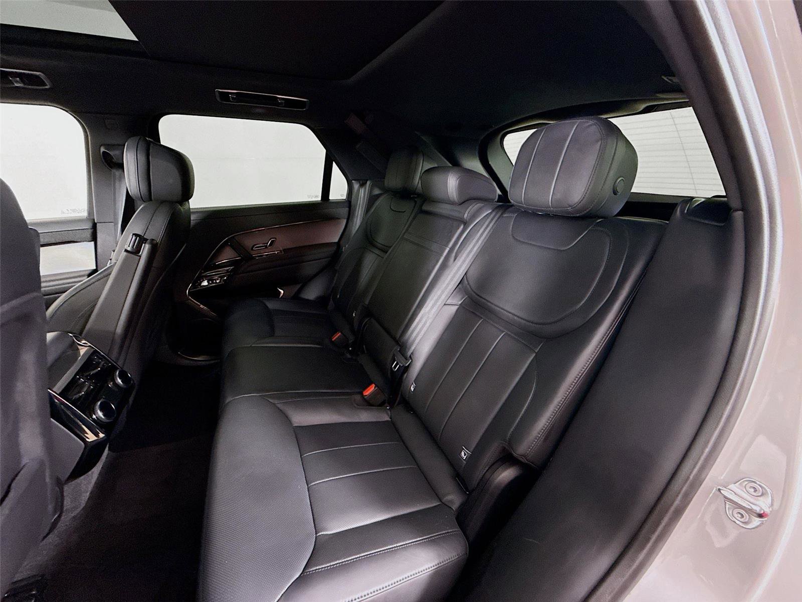 Used 2024 Land Rover Range Rover Sport Dynamic SE image 15