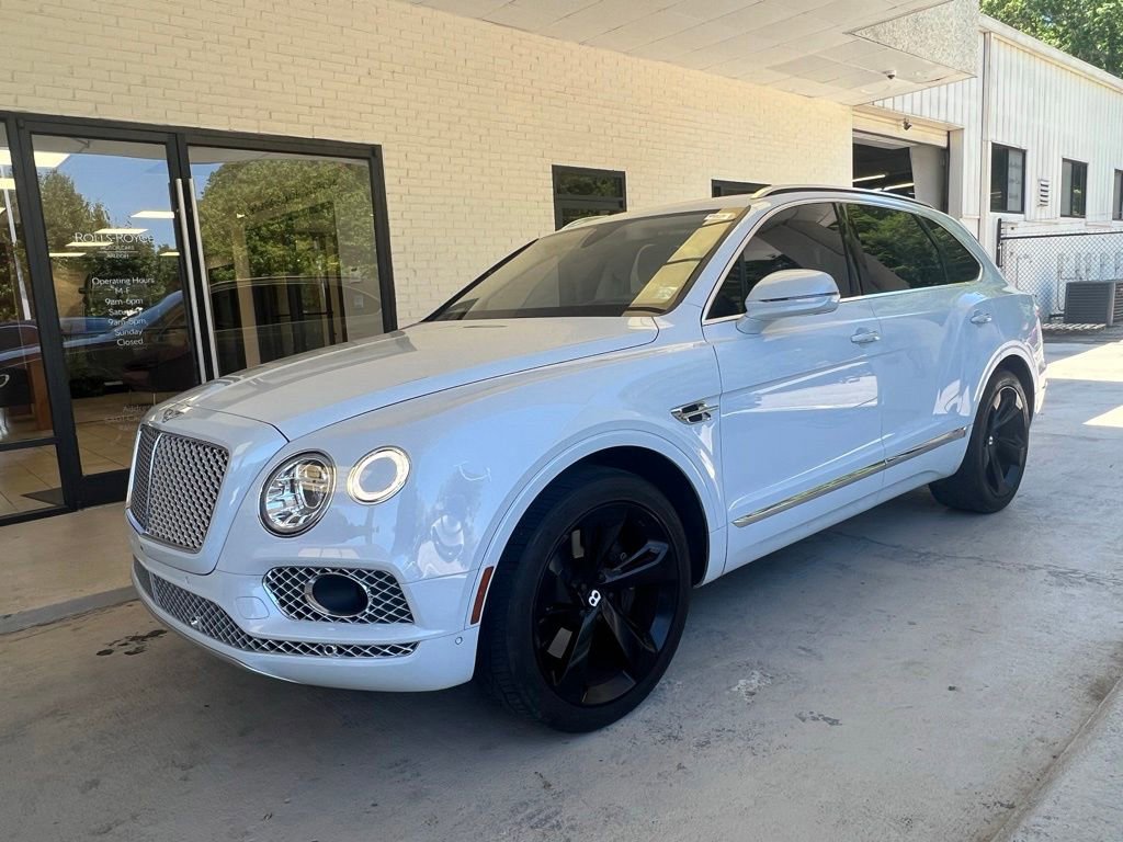 Used 2017 Bentley Bentayga AWD/4WD image 33