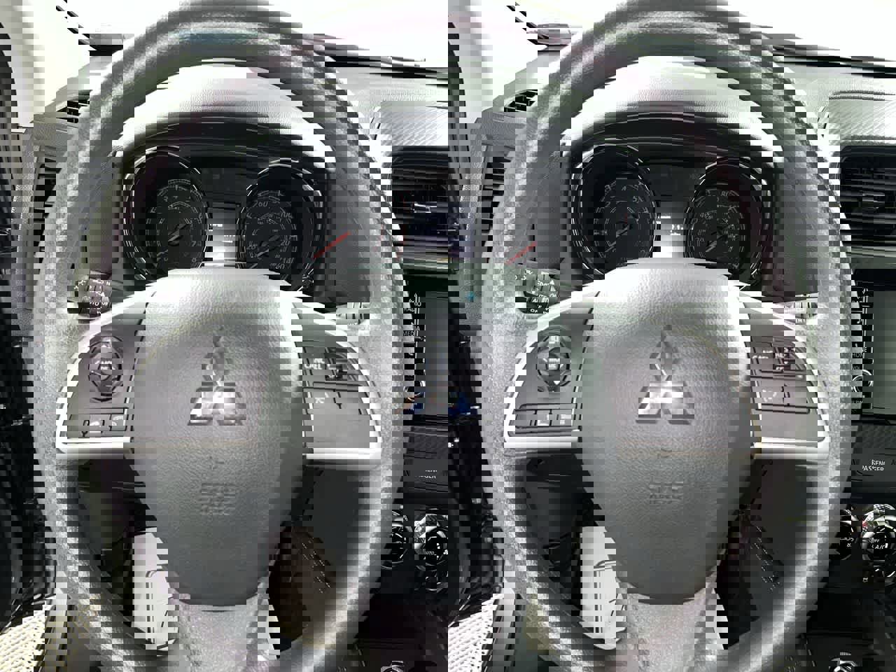 Used 2025 Mitsubishi Outlander Sport ES image 16