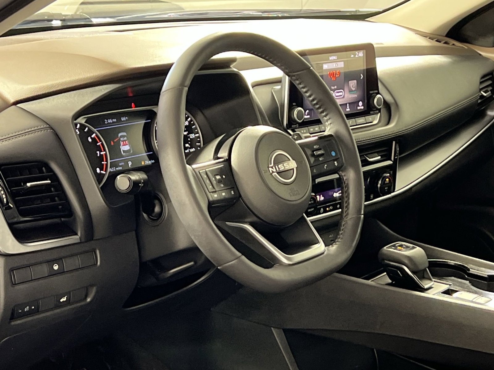 Used 2023 Nissan Rogue SV w/ SV Premium Package image 15