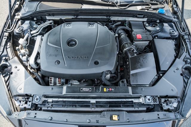 Used 2020 Volvo S60 T6 Momentum image 19