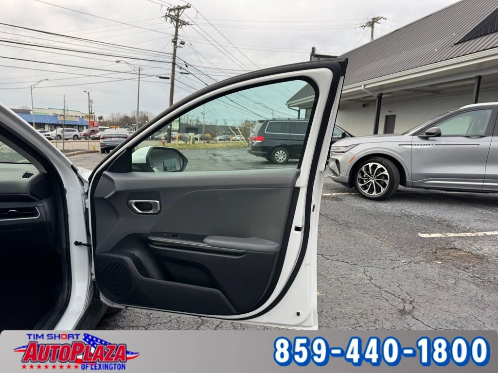 Used 2025 Kia K4 LXS image 41