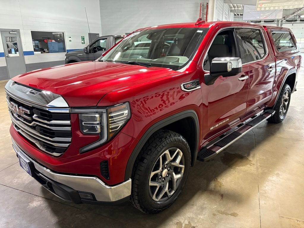 Used 2024 GMC Sierra 1500 SLT w/ SLT Convenience Package AWD/4WD image 4