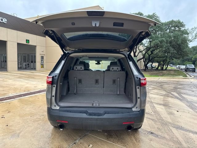 Used 2018 Chevrolet Traverse LT FWD image 4