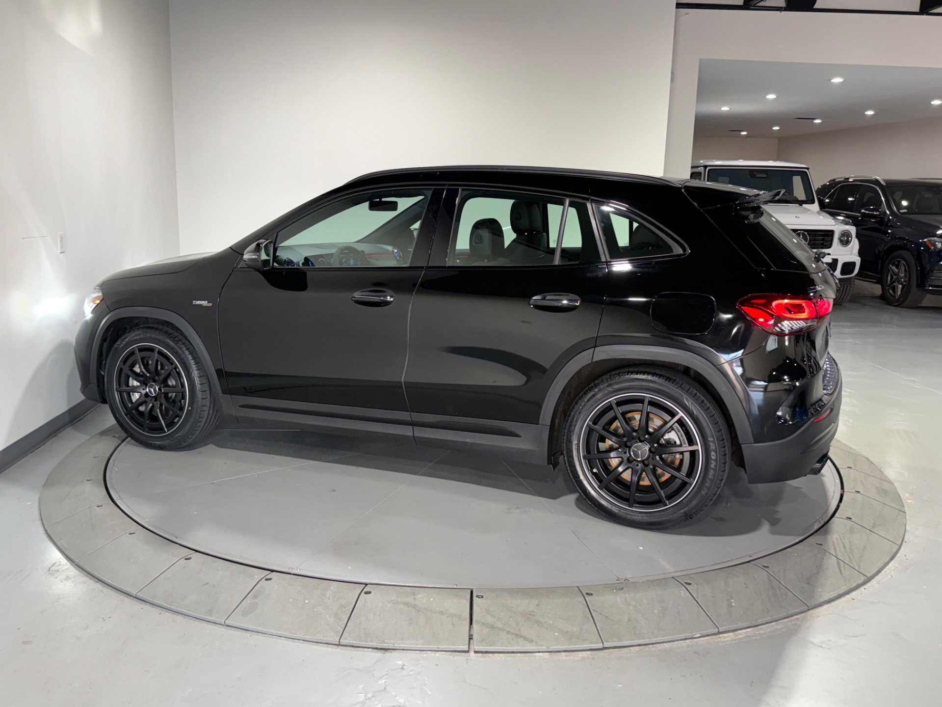 Used 2022 Mercedes-Benz GLA 35 AMG 4MATIC w/ Premium Package Lite image 10