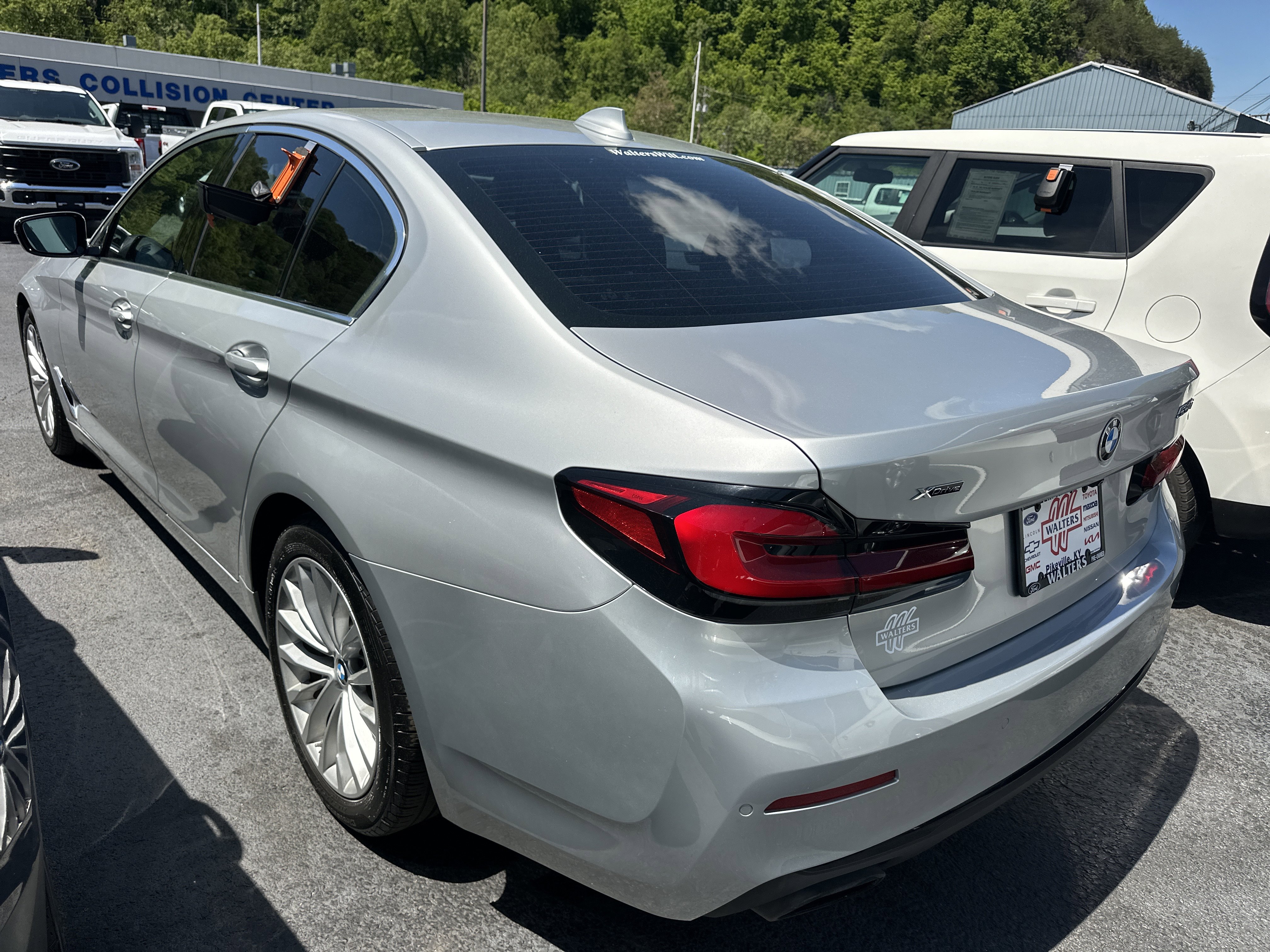 Used 2021 BMW 530i xDrive w/ Premium Package AWD/4WD image 5