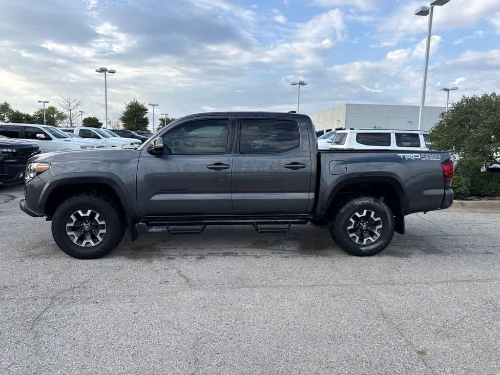 Used 2019 Toyota Tacoma TRD Off-Road AWD/4WD image 2