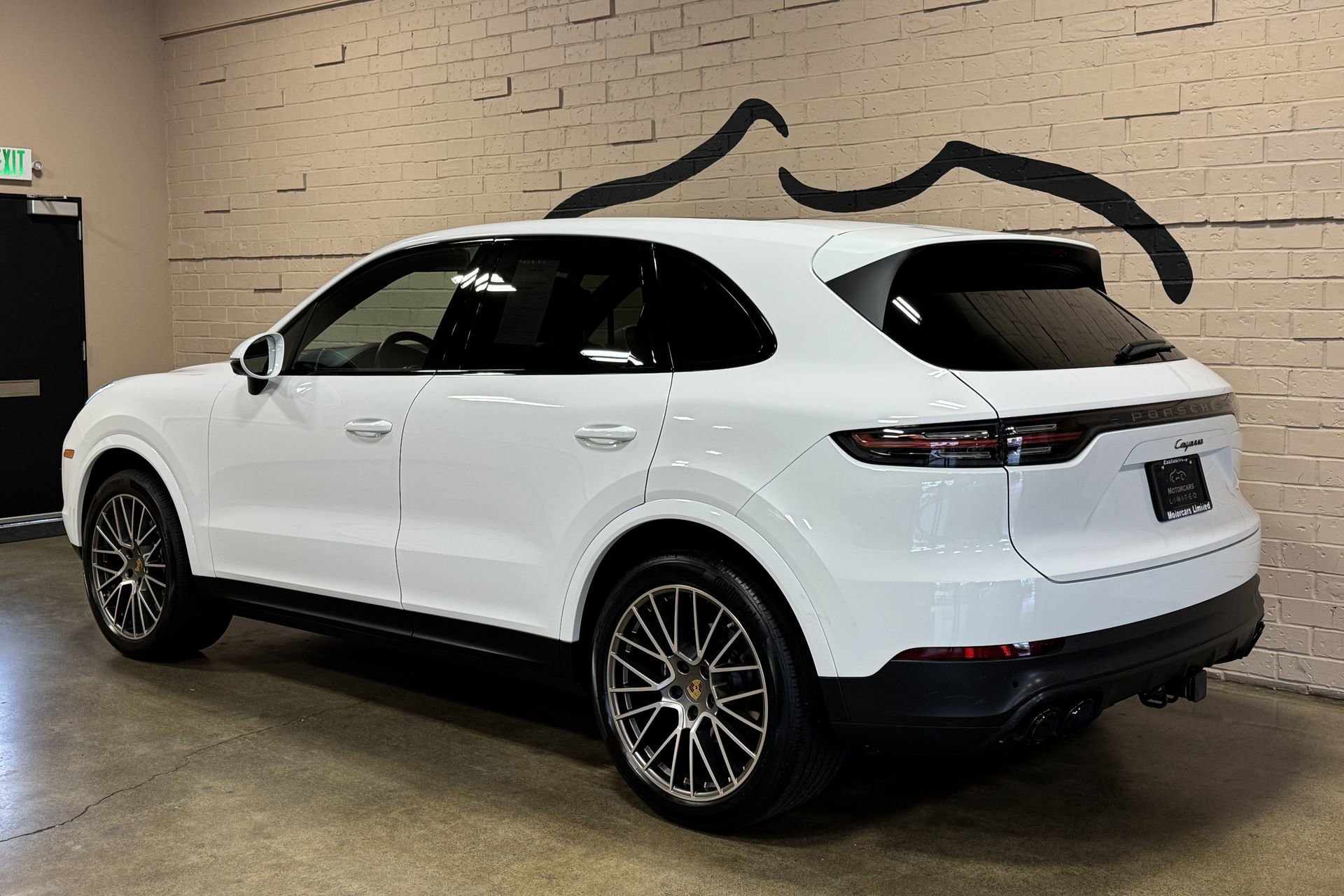 Used 2023 Porsche Cayenne Platinum Edition AWD/4WD image 8