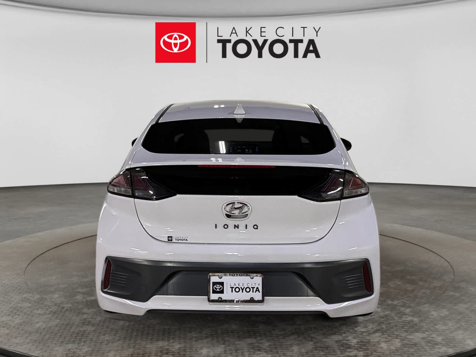 Used 2020 Hyundai Ioniq SEL FWD image 7