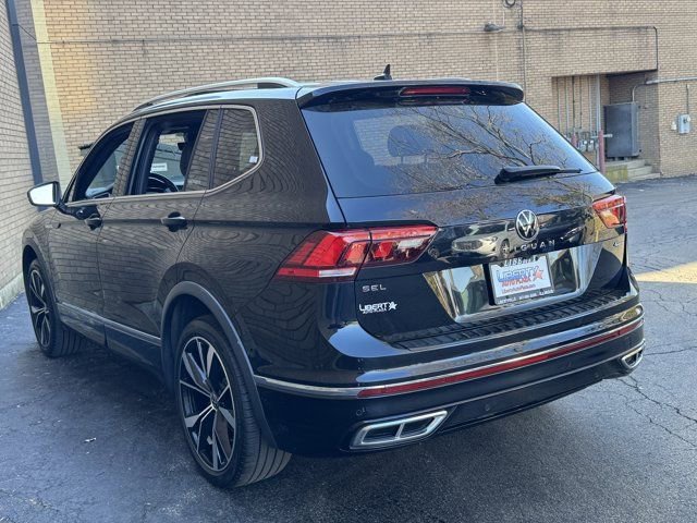 Used 2022 Volkswagen Tiguan SEL R-Line AWD/4WD image 25