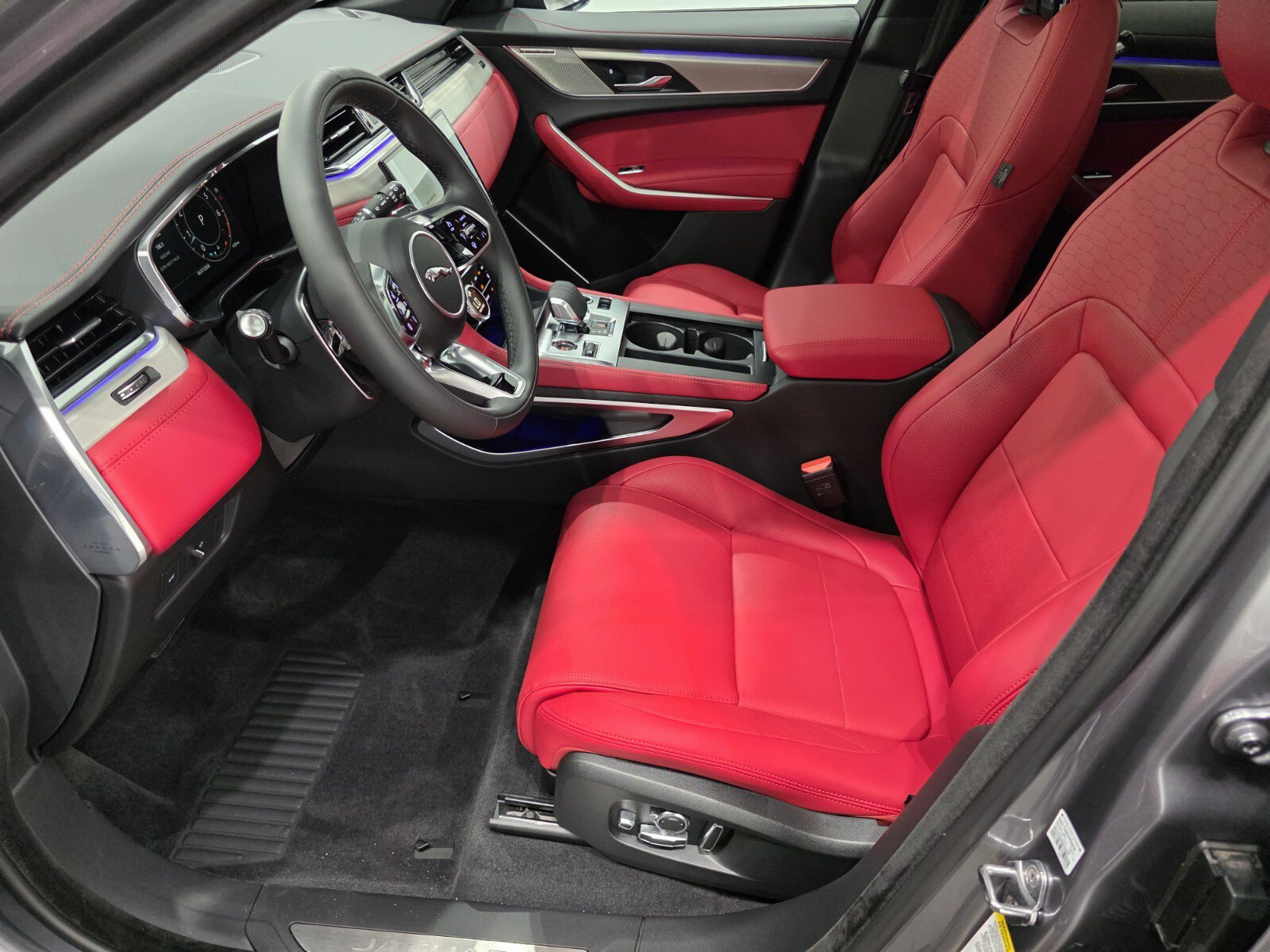 New 2026 Jaguar F-PACE R-Dynamic S AWD/4WD image 6