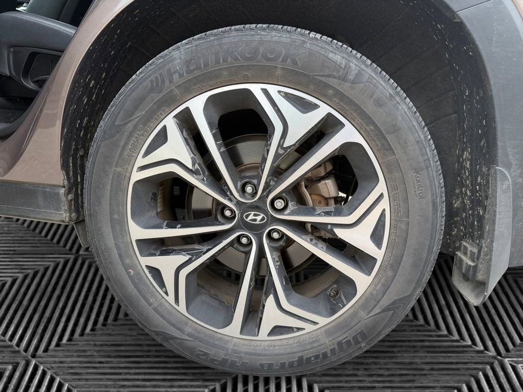 Used 2019 Hyundai Santa Fe AWD image 14