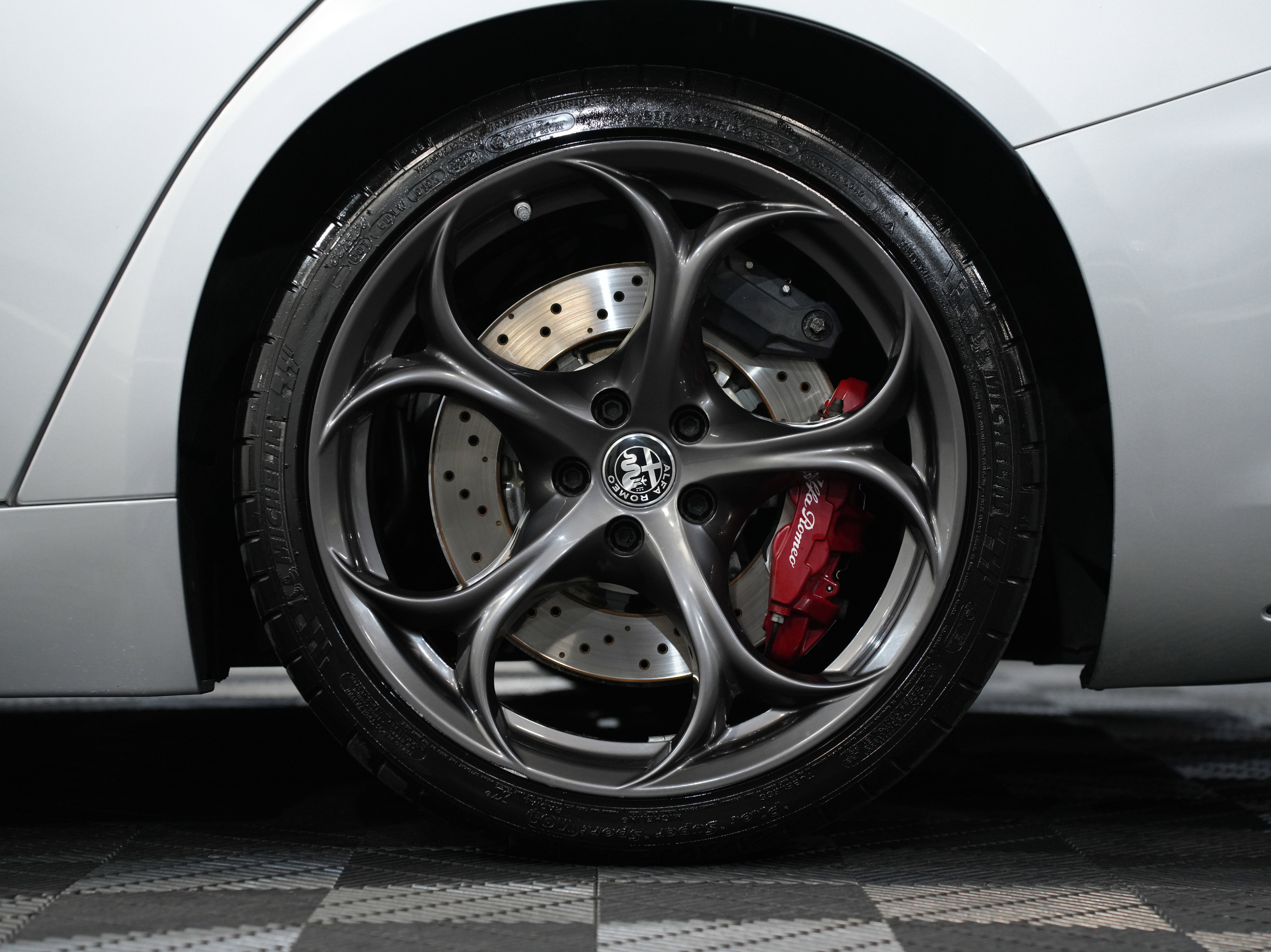 Used 2020 Alfa Romeo Giulia Quadrifoglio w/ Nero Edizione image 61