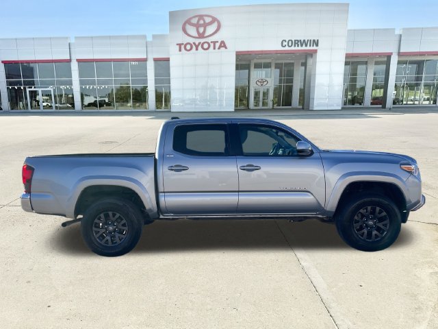 Used 2022 Toyota Tacoma SR5 AWD/4WD image 7