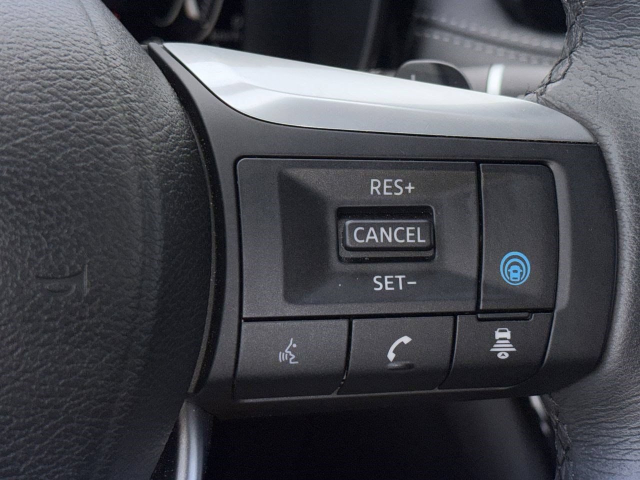 Used 2023 INFINITI QX60 Luxe w/ Cargo Package FWD image 15