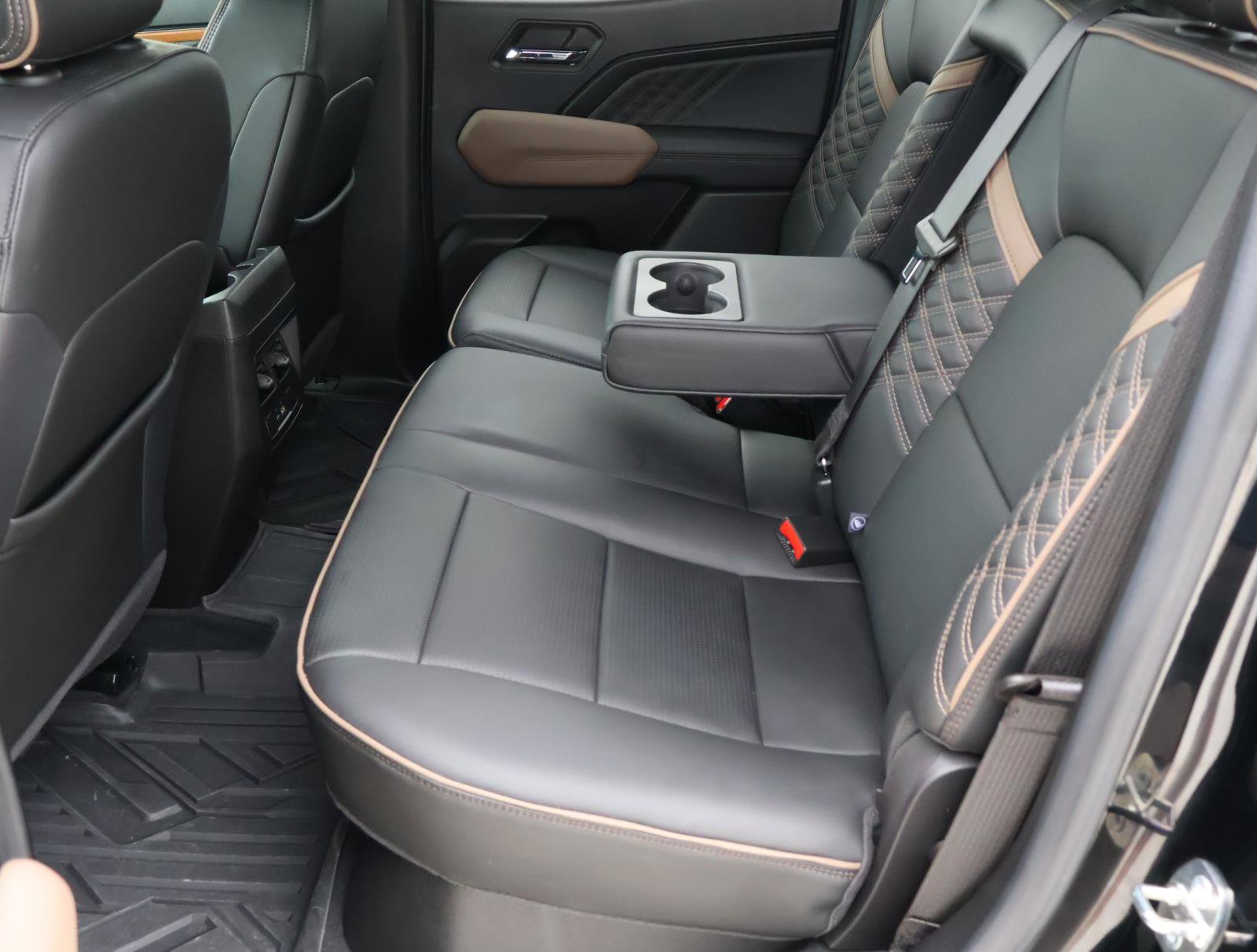 Used 2023 GMC Canyon Denali AWD/4WD image 21