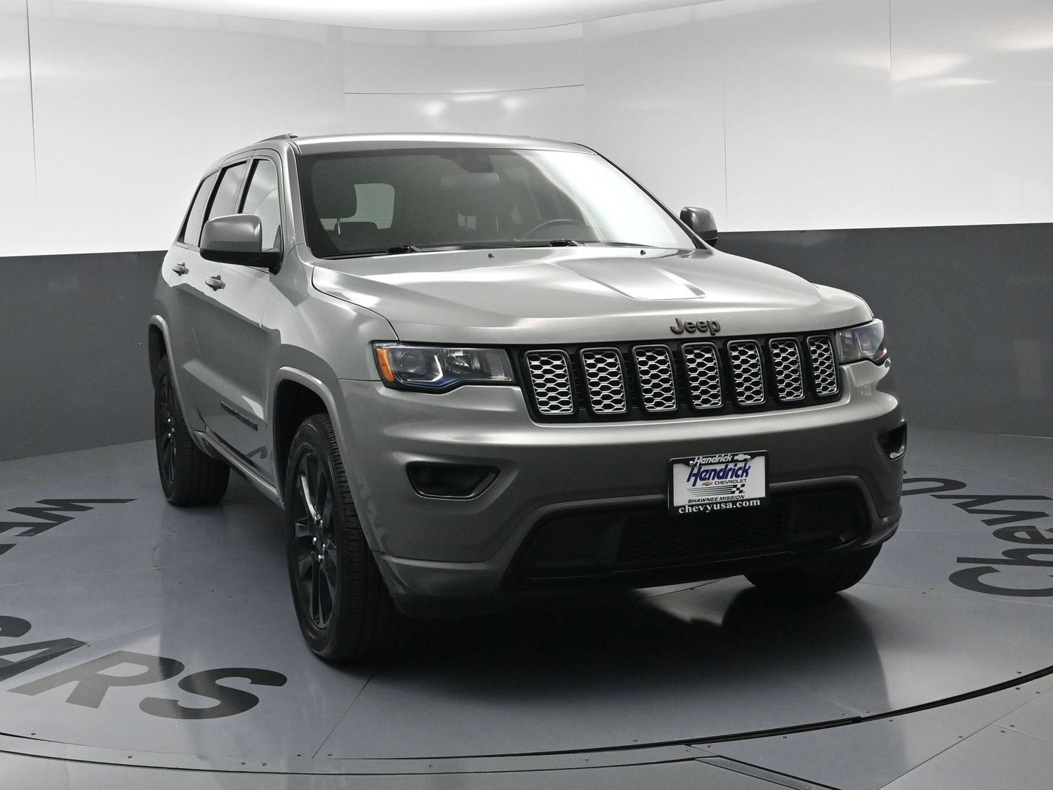 Used 2021 Jeep Grand Cherokee Laredo X AWD/4WD image 3