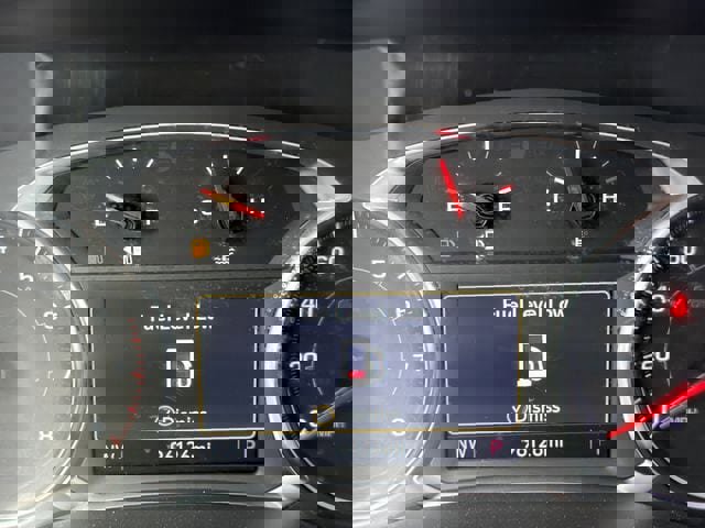 Used 2023 GMC Acadia SLT image 25