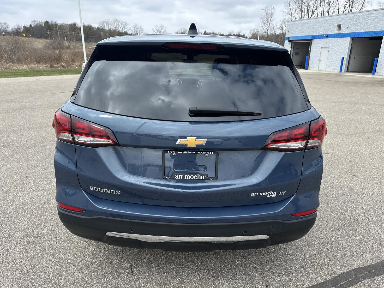 Used 2024 Chevrolet Equinox LT w/ LPO, Floor Liner Package FWD image 4