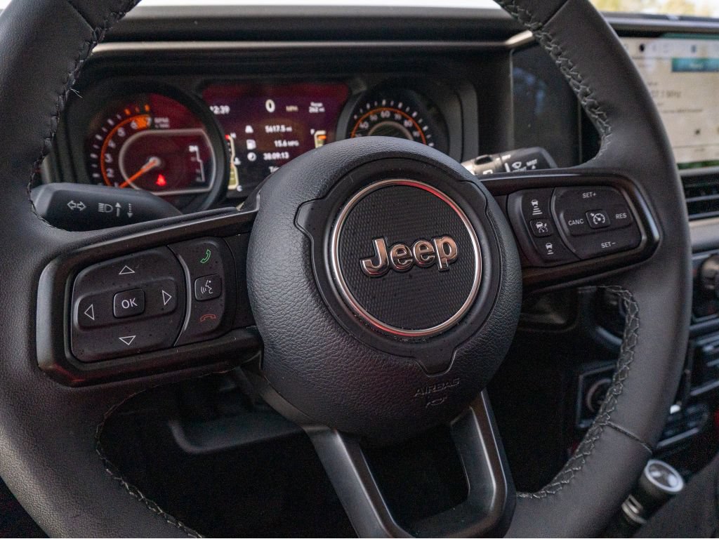 Used 2026 Jeep Wrangler Unlimited Rubicon AWD/4WD image 29