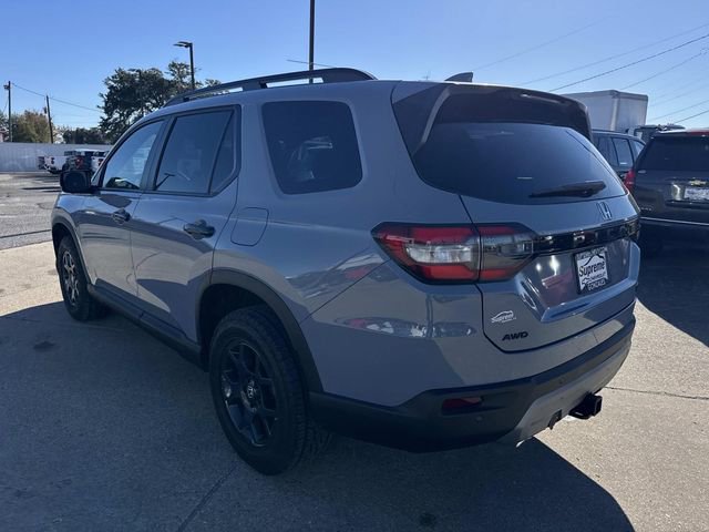 Used 2025 Honda Pilot TrailSport image 4