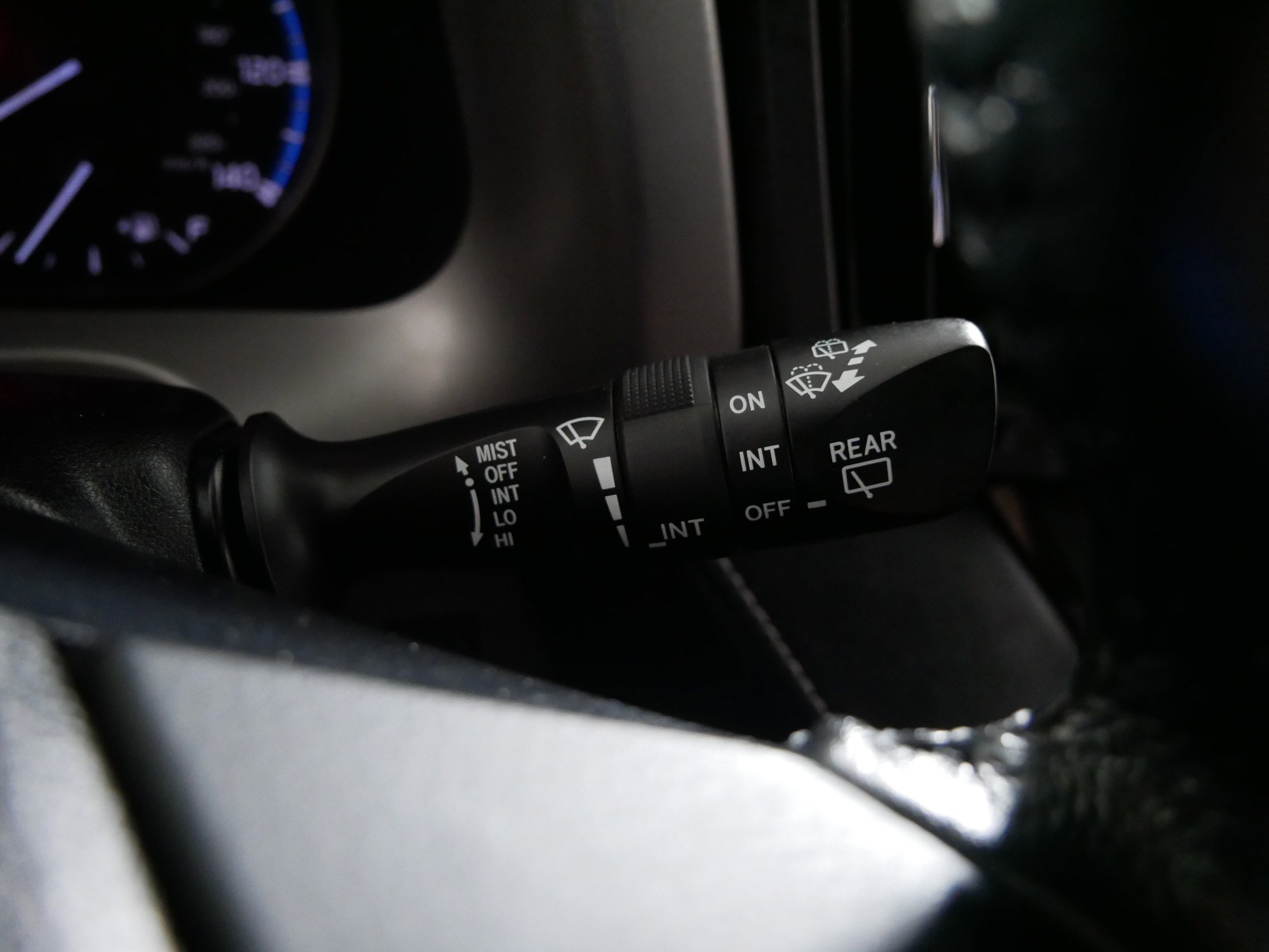 Used 2018 Toyota RAV4 XLE image 32