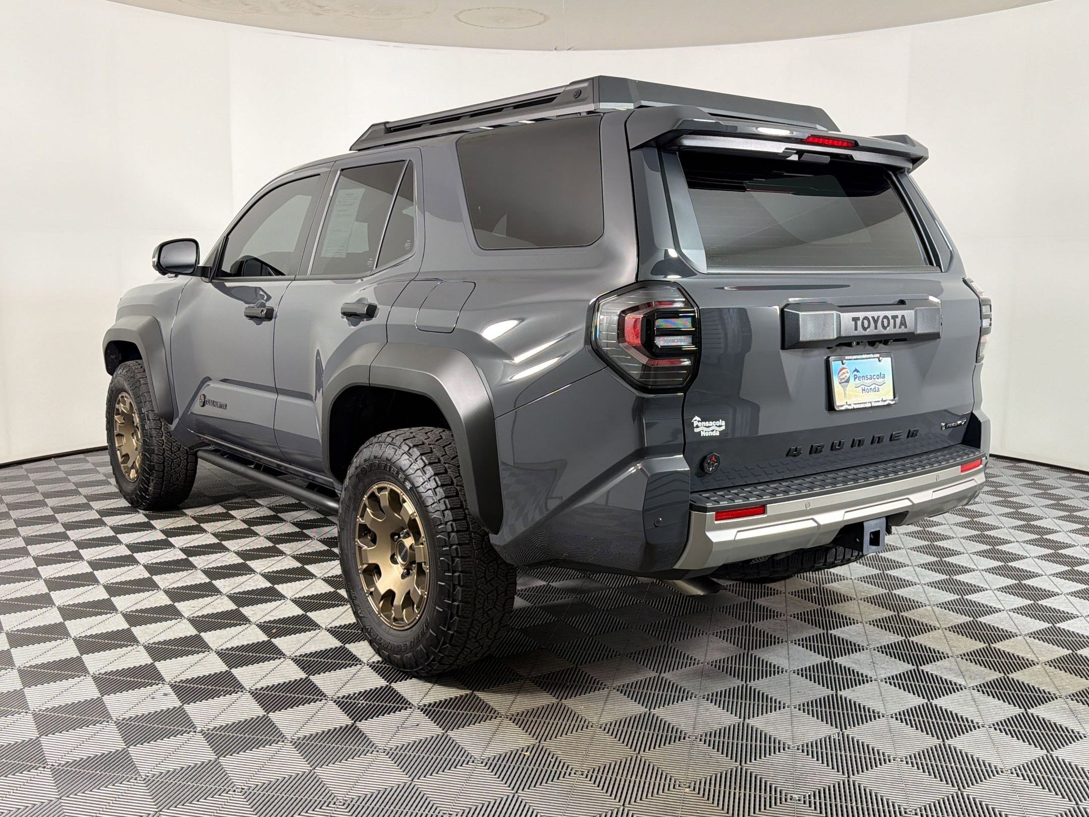 Used 2025 Toyota 4Runner Trailhunter AWD/4WD image 3