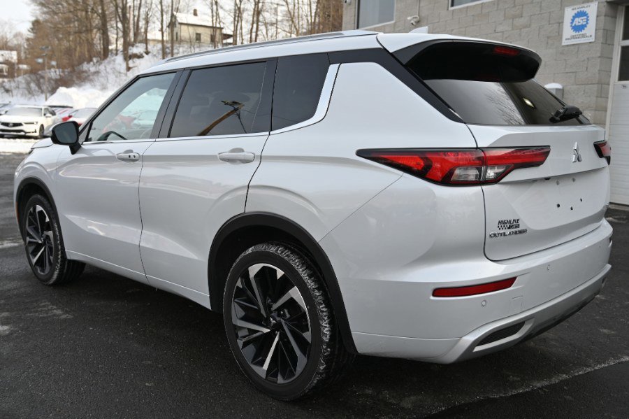 Used 2024 Mitsubishi Outlander SEL image 4
