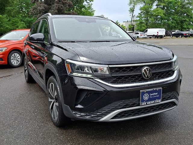 Certified 2023 Volkswagen Taos SE w/ Panoramic Sunroof Package AWD/4WD image 2