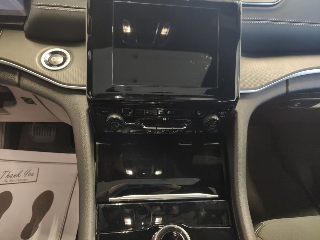 New 2025 Jeep Grand Cherokee L Laredo w/ Luxury Tech Group I image 13