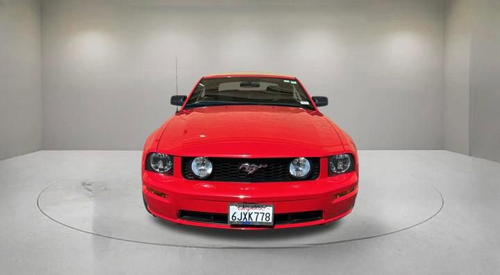 Used 2009 Ford Mustang GT Premium RWD image 2