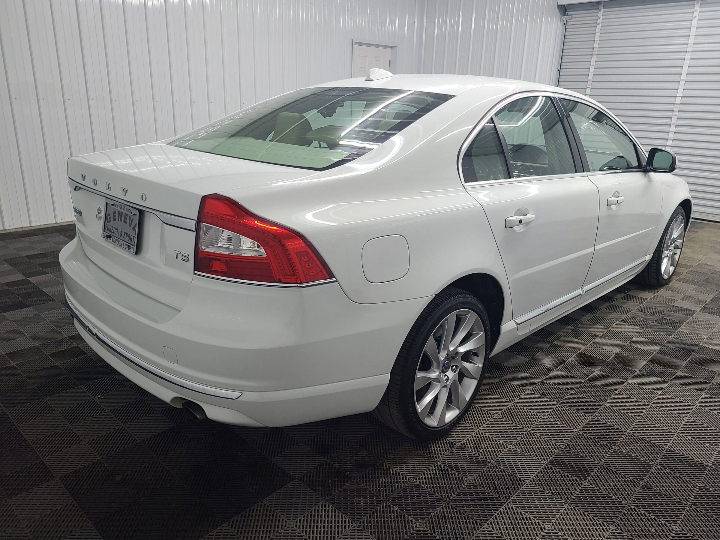 Used 2016 Volvo S80 T5 image 10