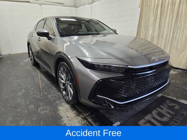 Used 2023 Toyota Crown Limited w/ Advanced Technology Package image 4