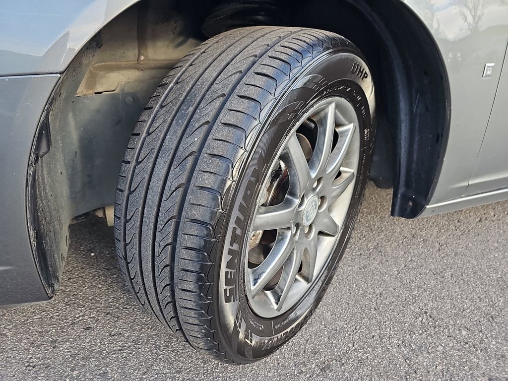 Used 2007 Buick Lucerne CXL w/ Luxury Package image 32